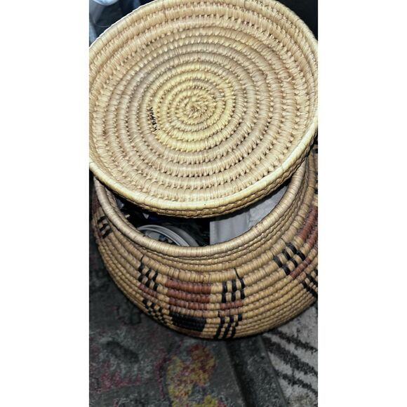 Kenya Vintage Weave Large Basket 24” Tall Beige Round With Lid - Picture 4 of 5